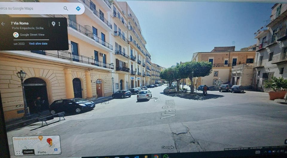 Street view, Location, Parking