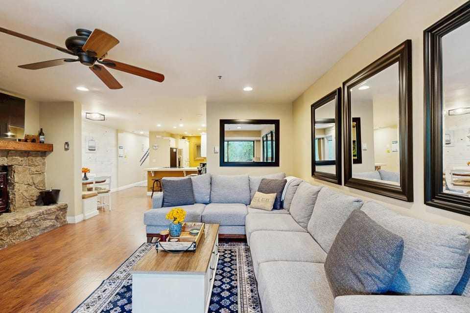 Knotty & Nice Apartment in Incline Village