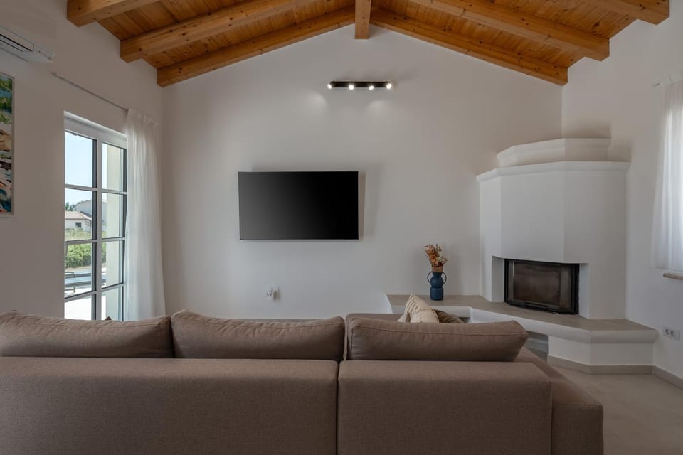 Communal lounge/ TV room, Living room, Seating area