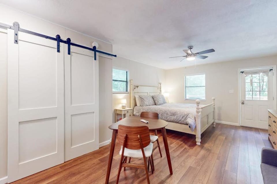Poppy’s farmhouse Apartment in Georgia