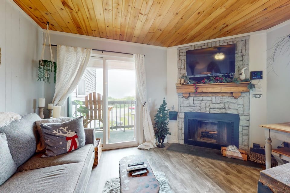 Pinnacle Inn #3302 Apartment in Beech Mountain