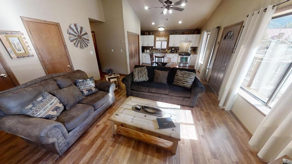 Day, Kitchen or kitchenette, Living room, furniture, air conditioner