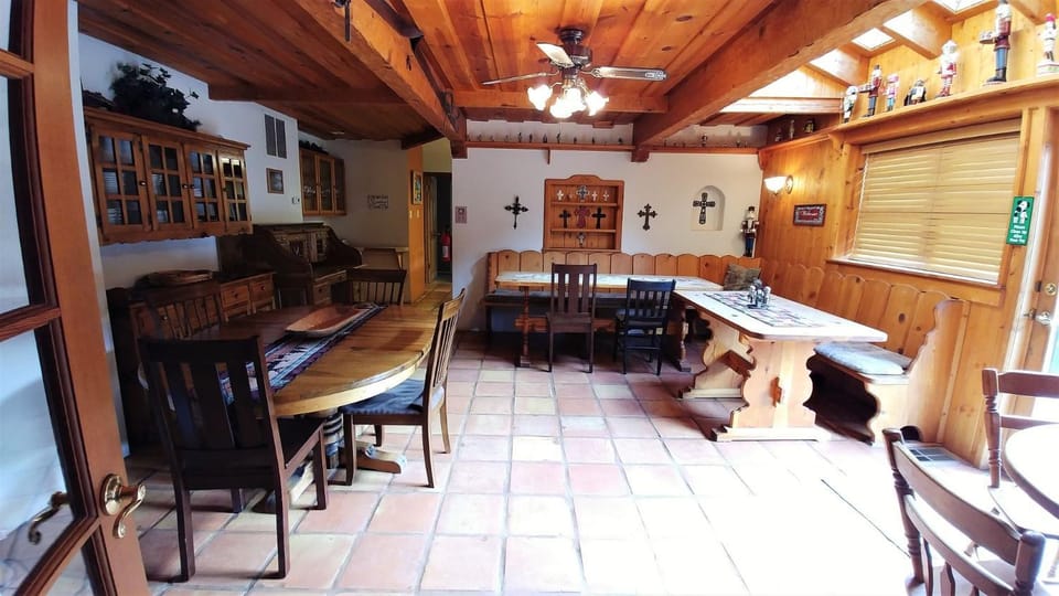 Day, Seating area, Dining area, furniture