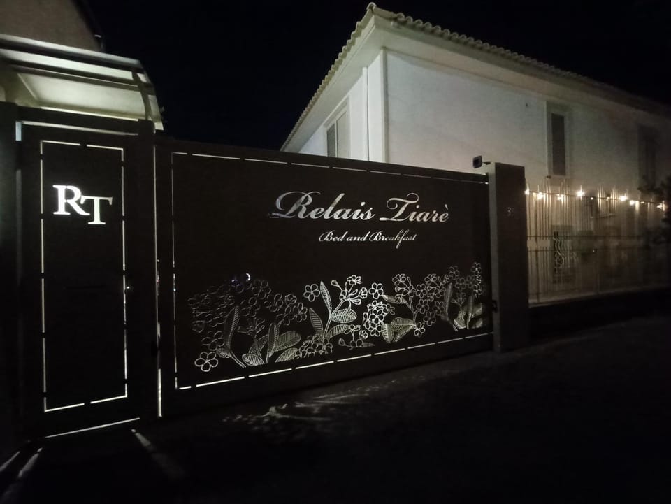 Property building, Decorative detail