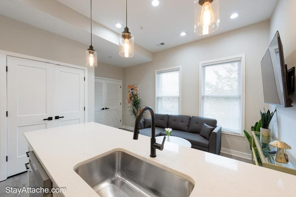 LUX 2BR Apartment in DC with Patio Apartment in District of Columbia