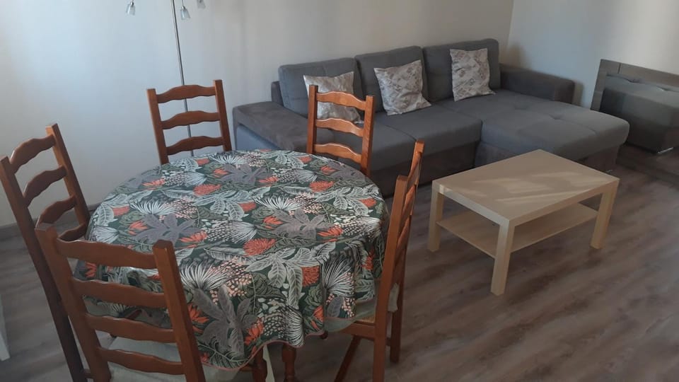 Living room, Seating area, Dining area
