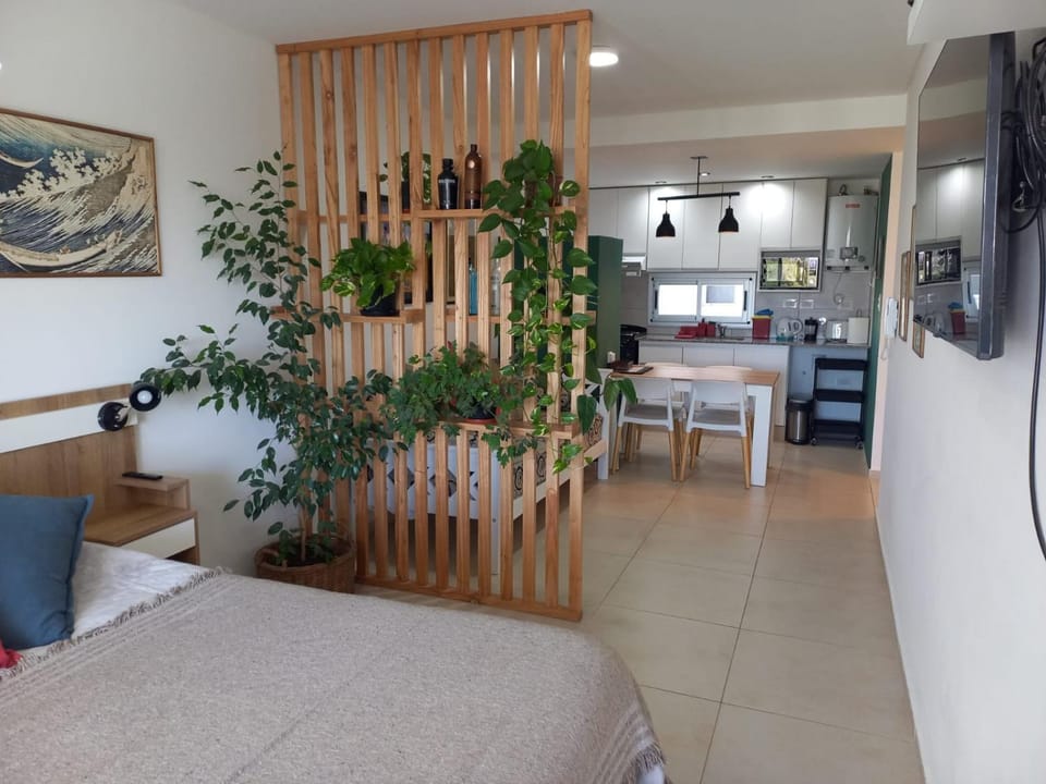 Bed, TV and multimedia, Kitchen or kitchenette, Living room, Photo of the whole room, Seating area, Dining area, Bedroom, minibar