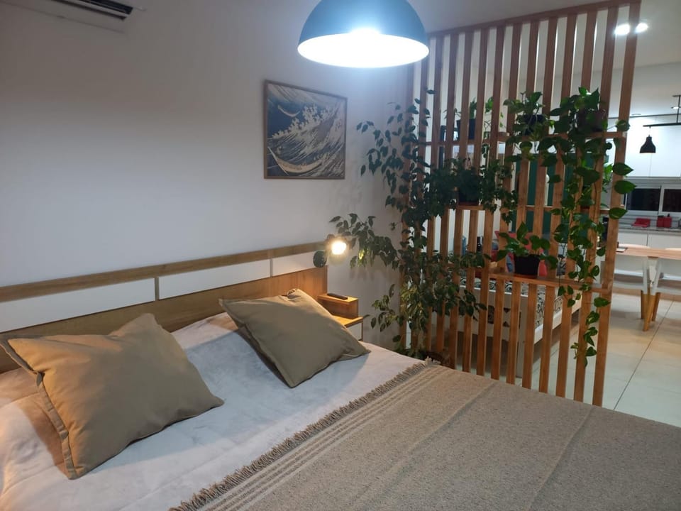 Bed, Living room, Photo of the whole room, Seating area, Dining area, Bedroom, air conditioner