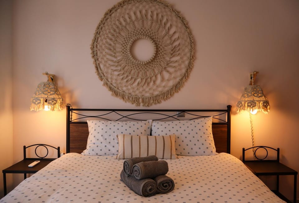 Bedroom, towels