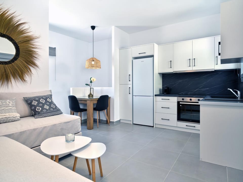 Kitchen or kitchenette, Living room, Dining area