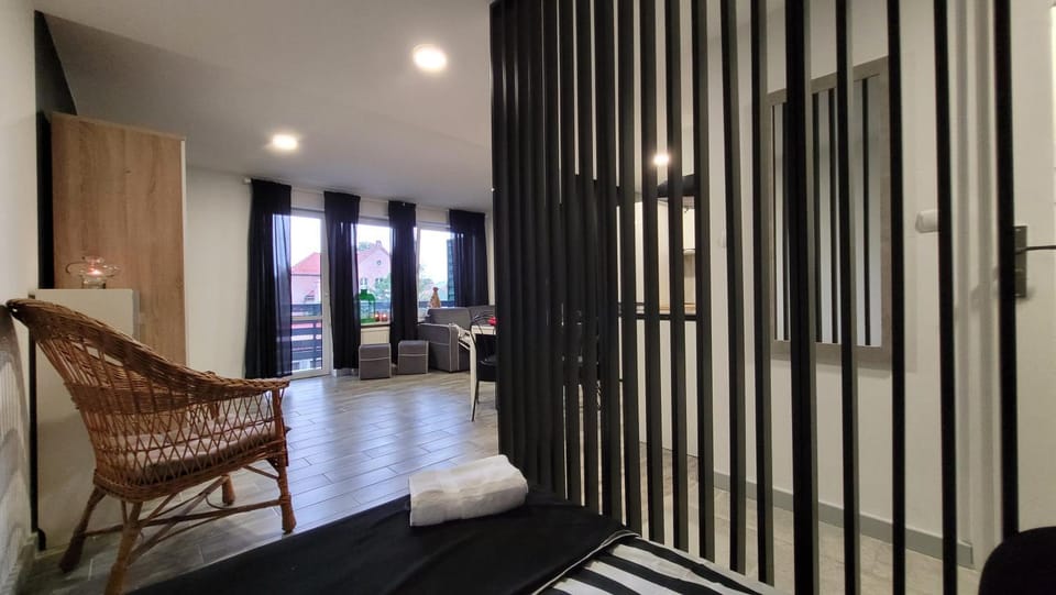 Bed, Living room, Seating area, Dining area, Bedroom, wardrobe