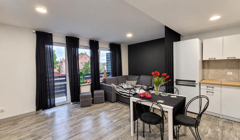 Kitchen or kitchenette, Living room, Seating area, Dining area