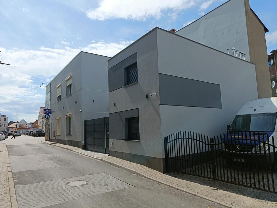 Property building, Street view