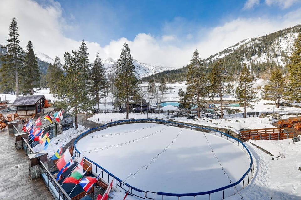 Olympic Valley Ski Base w/ On-Site Ice Skating! Apartment in Palisades Tahoe (Olympic Valley)