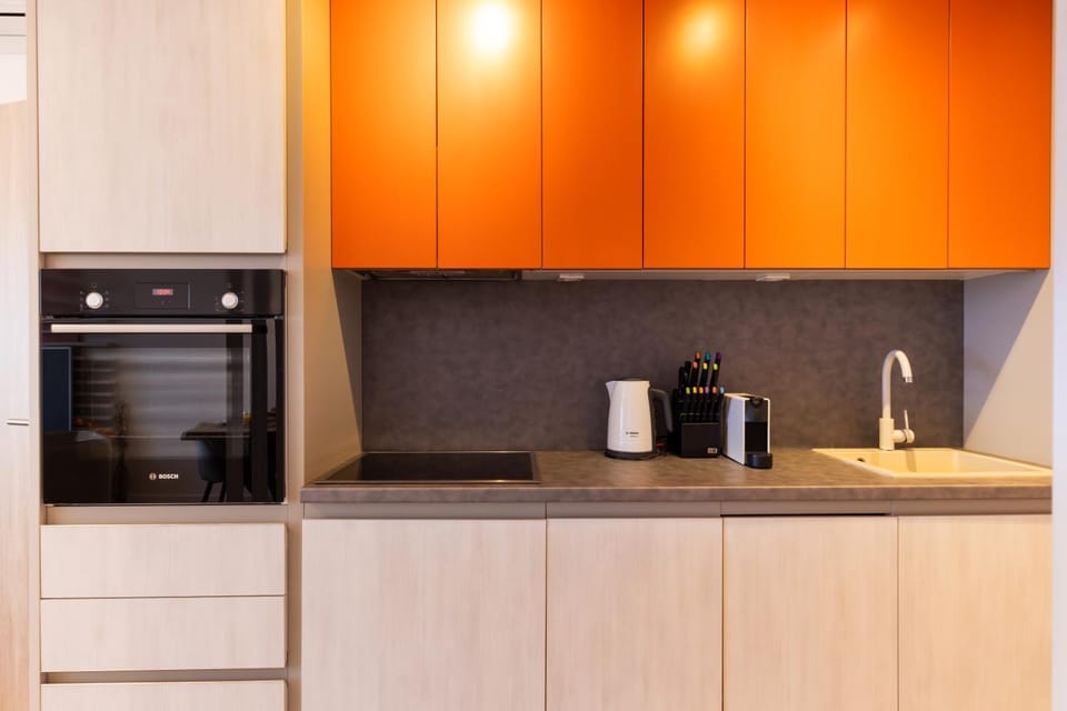 Coffee/tea facilities, Kitchen or kitchenette, stove, toaster