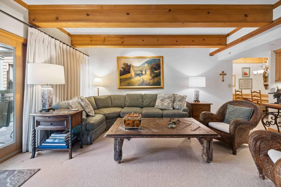 Lodge at Lionshead 160 Apartment in Vail