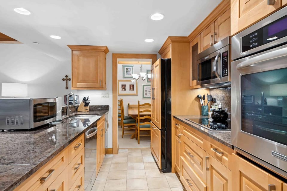 Lodge at Lionshead 160 Apartment in Vail