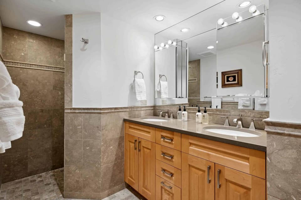 Lodge at Lionshead 160B Apartment in Vail