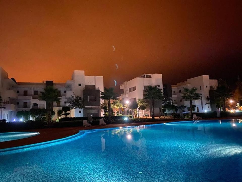 Night, Pool view, Swimming pool, Swimming pool, sunbed