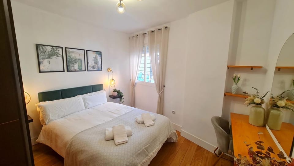 Bed, Photo of the whole room