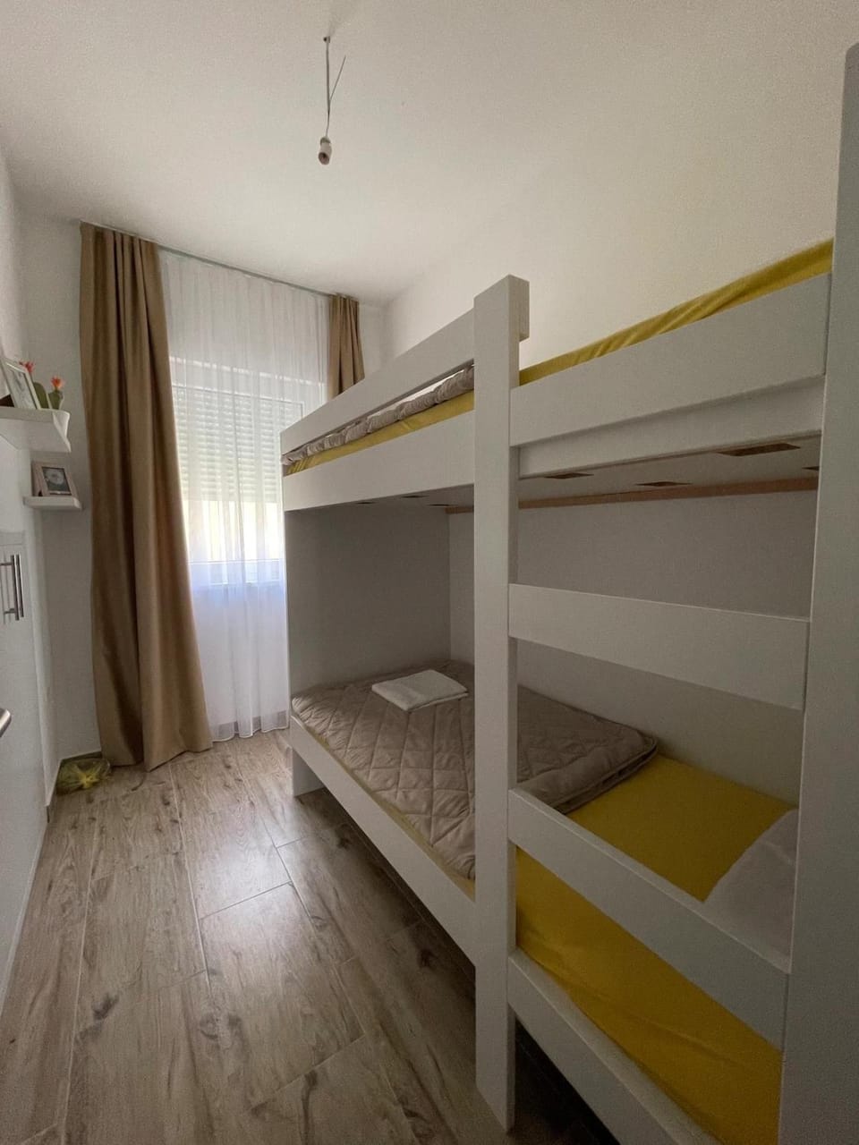 Seaesta Holiday - Nika Apartment in Okrug Gornji