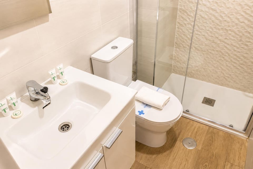 Shower, Toilet, Bathroom