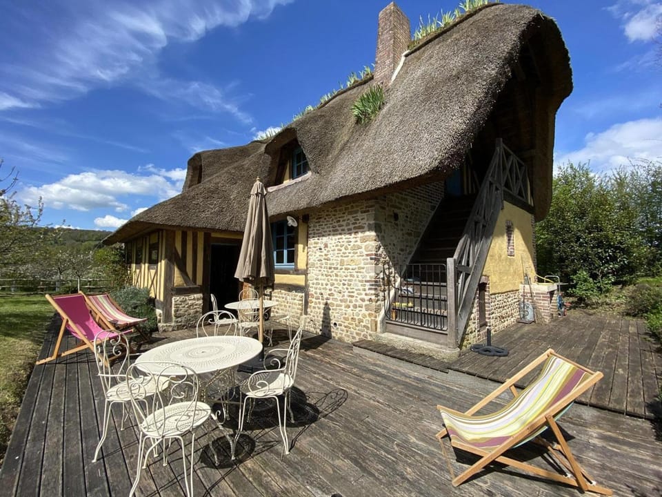 Chaumière typique avec cheminée et jardin, animaux acceptés - FR-1-497-202 House in Normandy