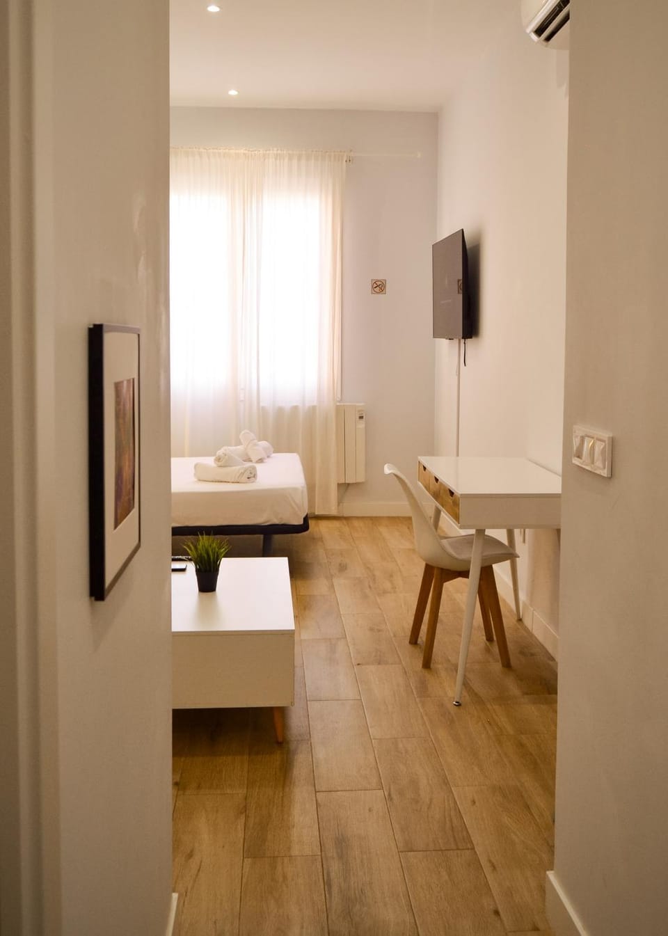 Bed, Photo of the whole room