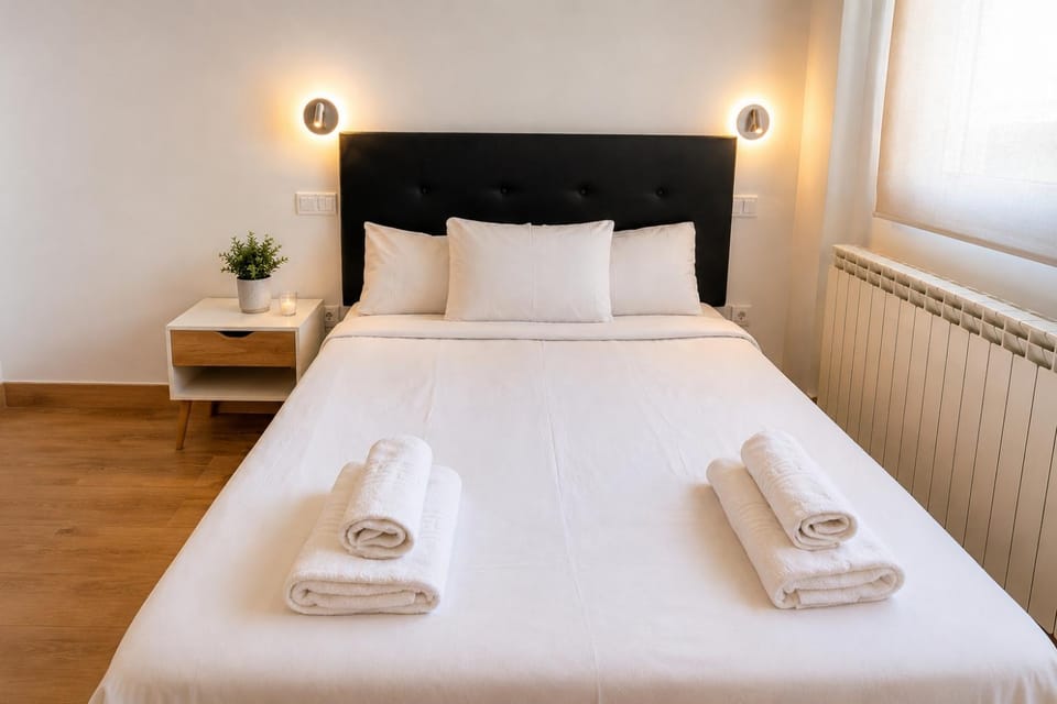 Bed, Photo of the whole room, Bedroom, towels