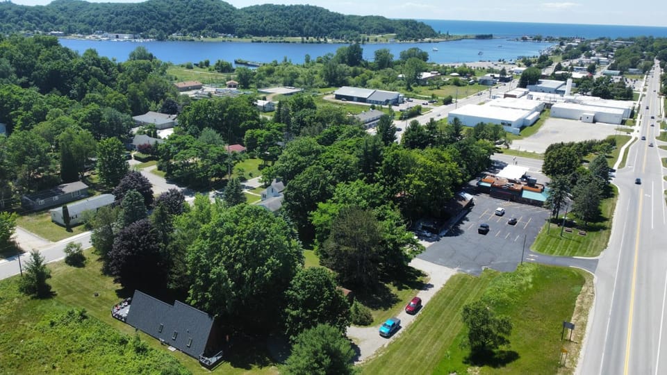 The Koal-Mine-Inn - Great Location and AC! House in Frankfort