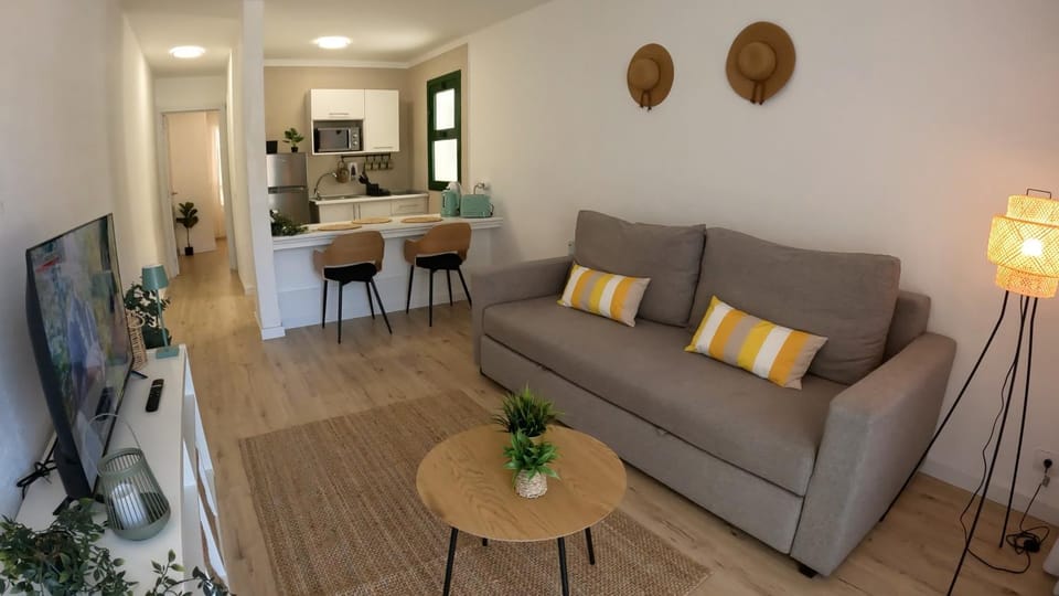 Communal lounge/ TV room, TV and multimedia, Kitchen or kitchenette, Living room