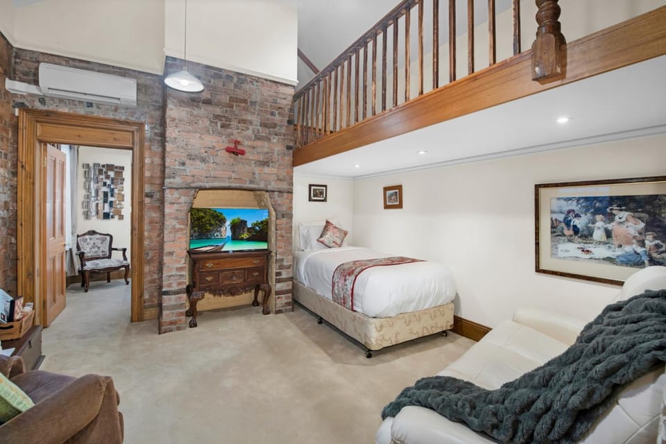 Bed, Living room, Seating area