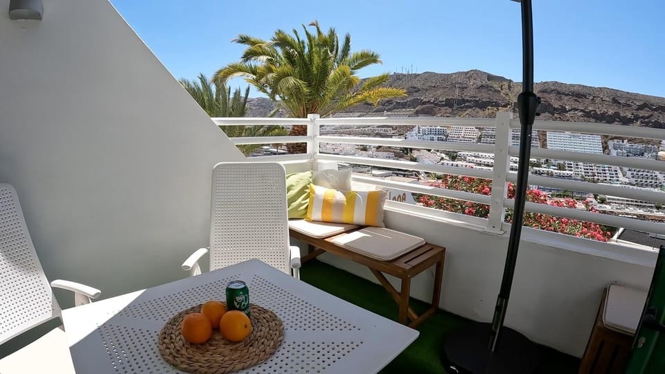 Balcony/Terrace, Mountain view