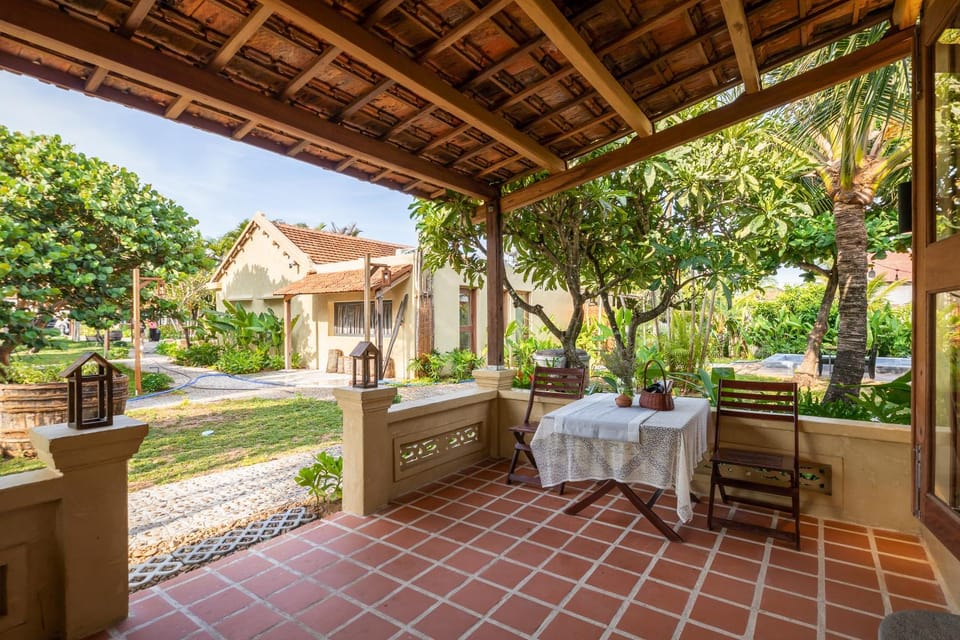 Patio, Dining area