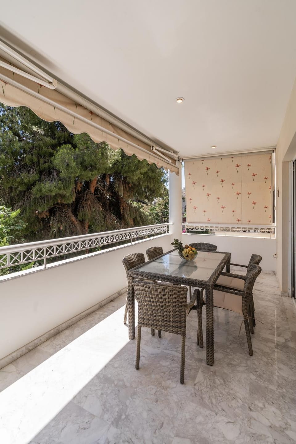 Property building, Day, Balcony/Terrace, Seating area, Garden view