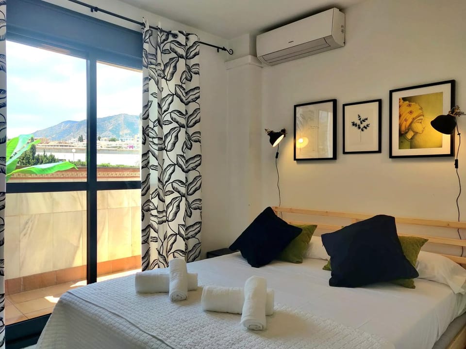 Lujoso ático con vistas al mar, piscina & parking Apartment in Fuengirola