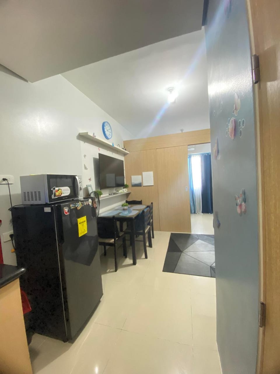 Kitchen or kitchenette, oven
