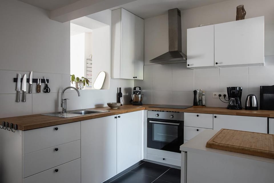 Kitchen or kitchenette, kitchen