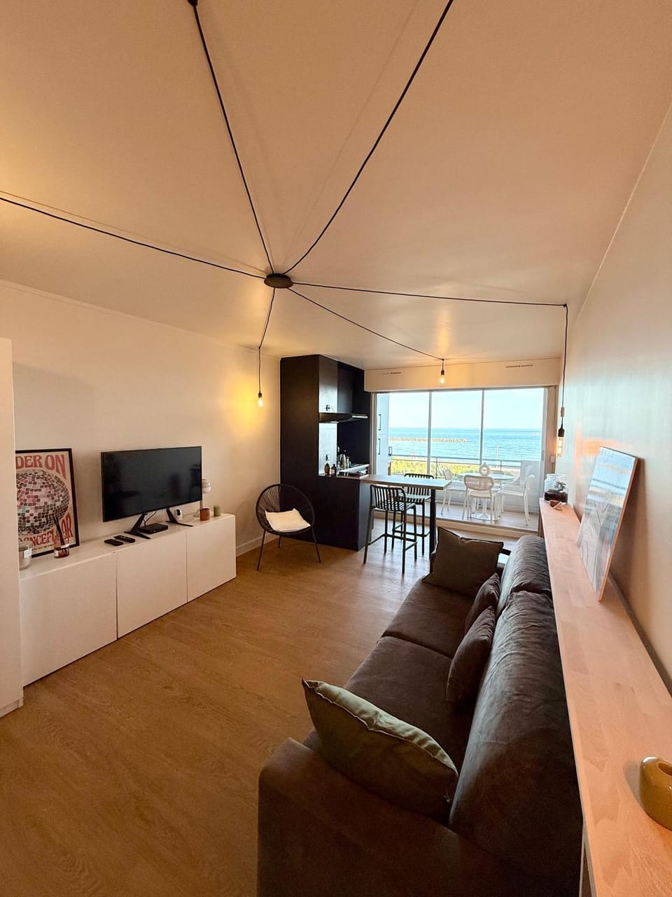Communal lounge/ TV room, TV and multimedia, Kitchen or kitchenette, Living room, Seating area