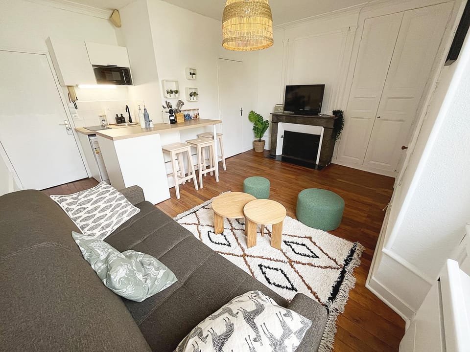 Kitchen or kitchenette, Living room, Lounge or bar