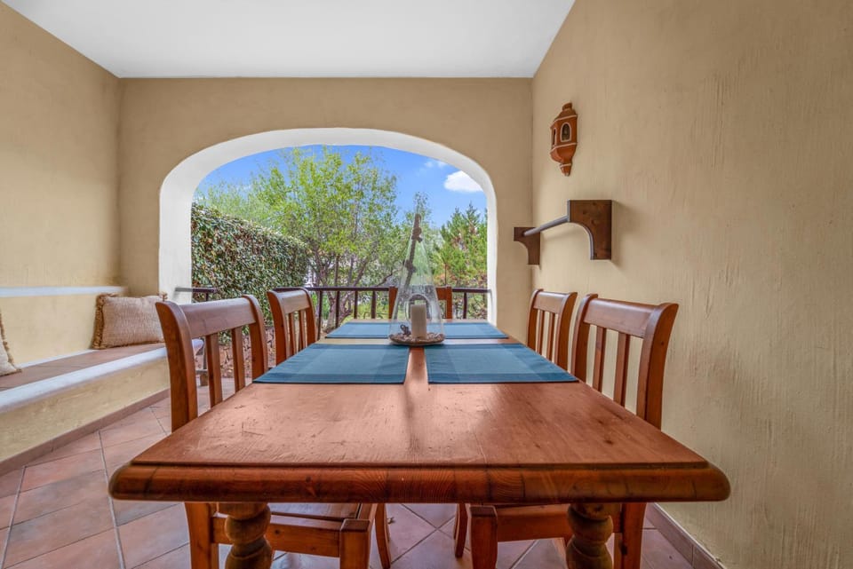 Patio, Dining area