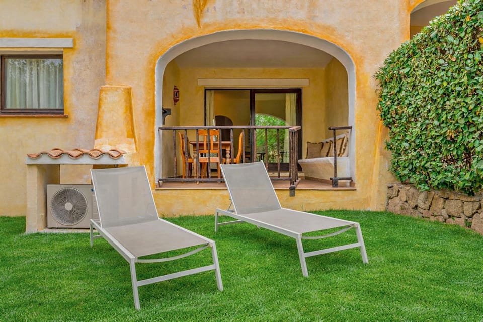 Patio, Garden, sunbed