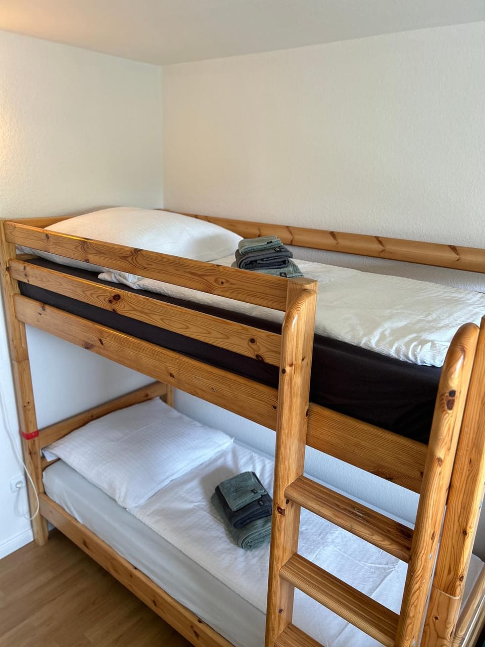 Bedroom, bunk bed