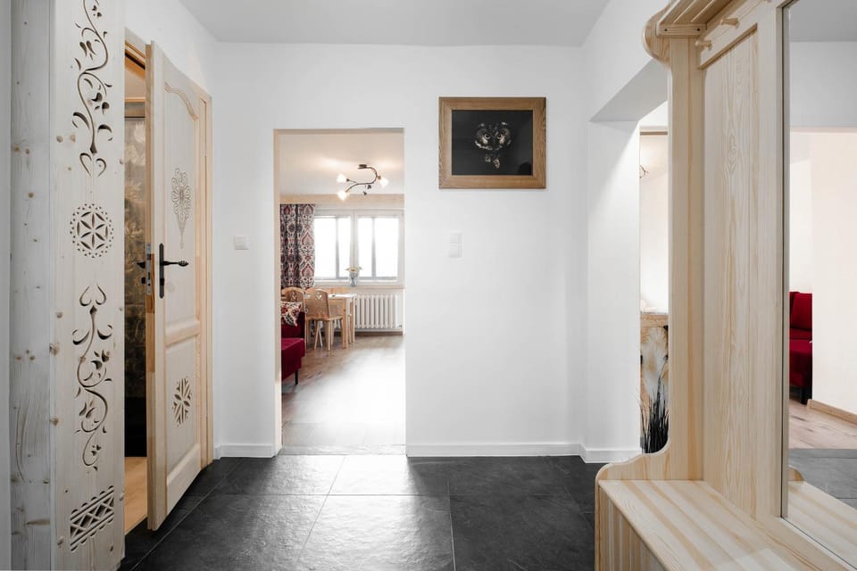 Photo of the whole room, wardrobe