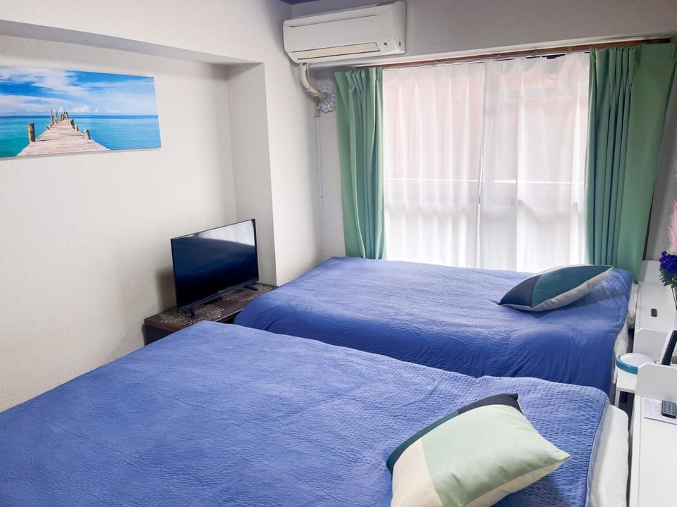 Bed, Bedroom, air conditioner