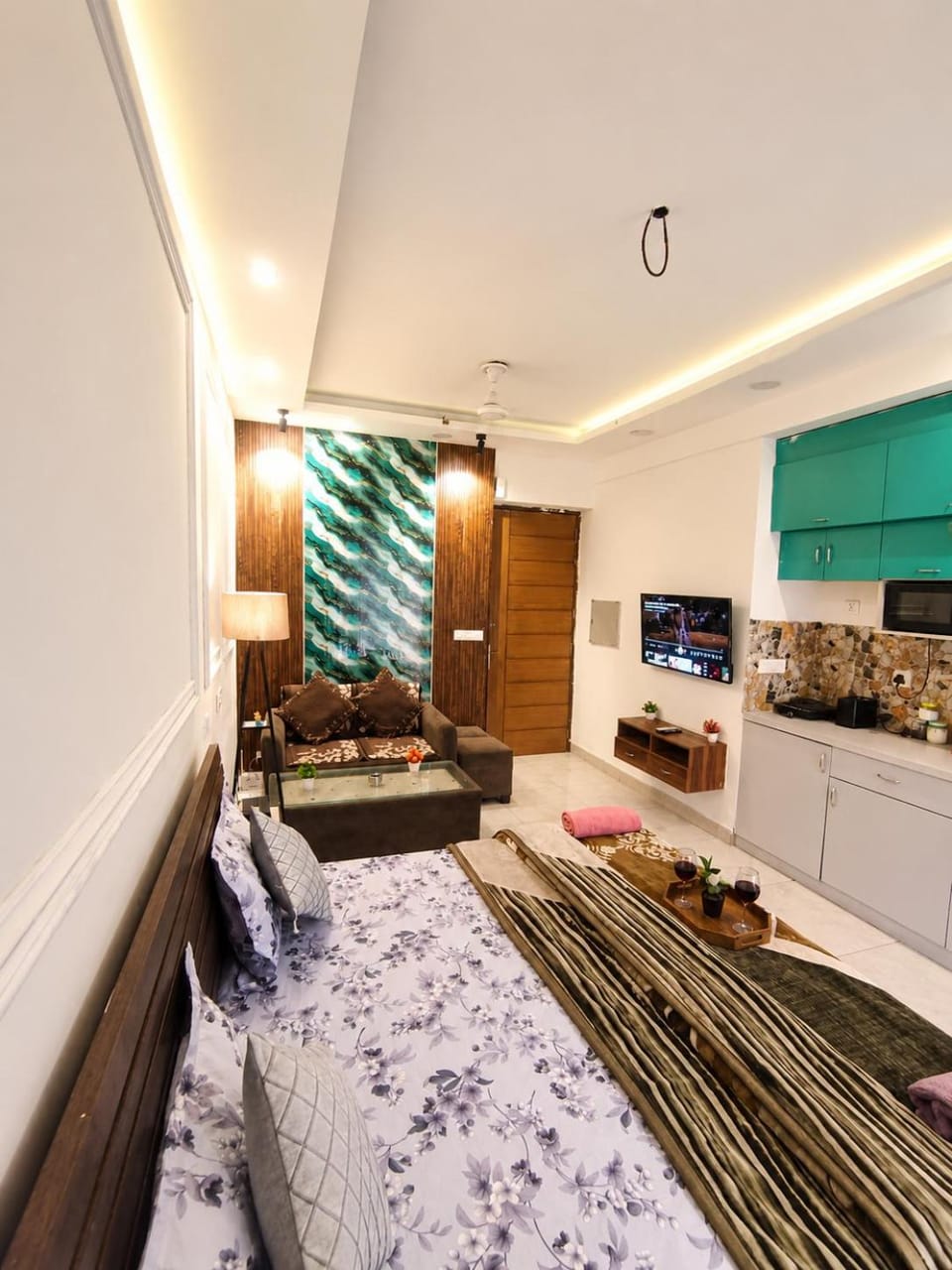 Darshana Studios# Couple Friendly Apartment in Noida