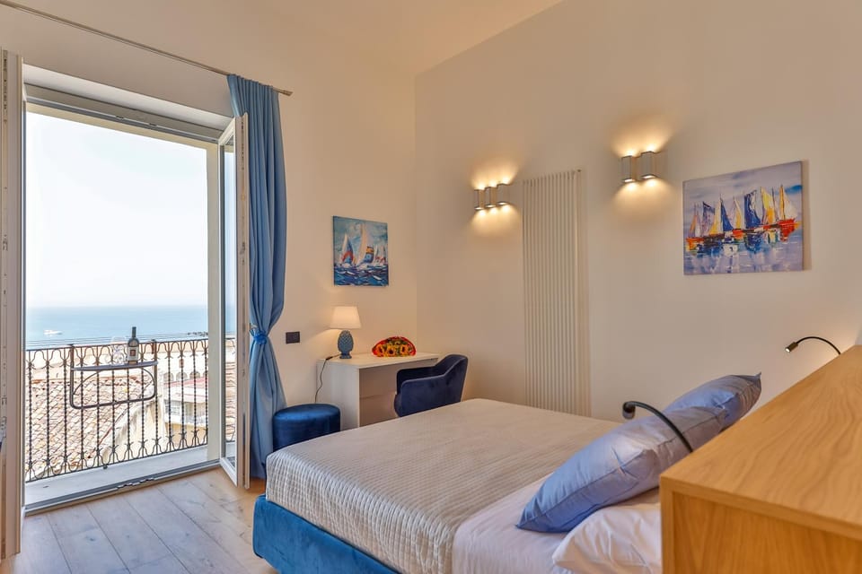 Bed, Natural landscape, View (from property/room), Balcony/Terrace, Photo of the whole room, Bedroom