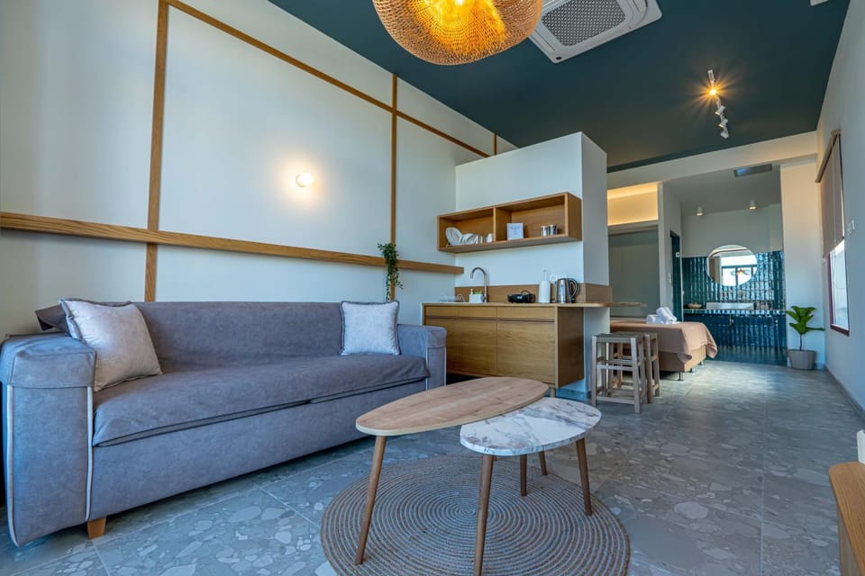 Bathroom, Kitchen or kitchenette, Living room, Bedroom, air conditioner, air conditioner