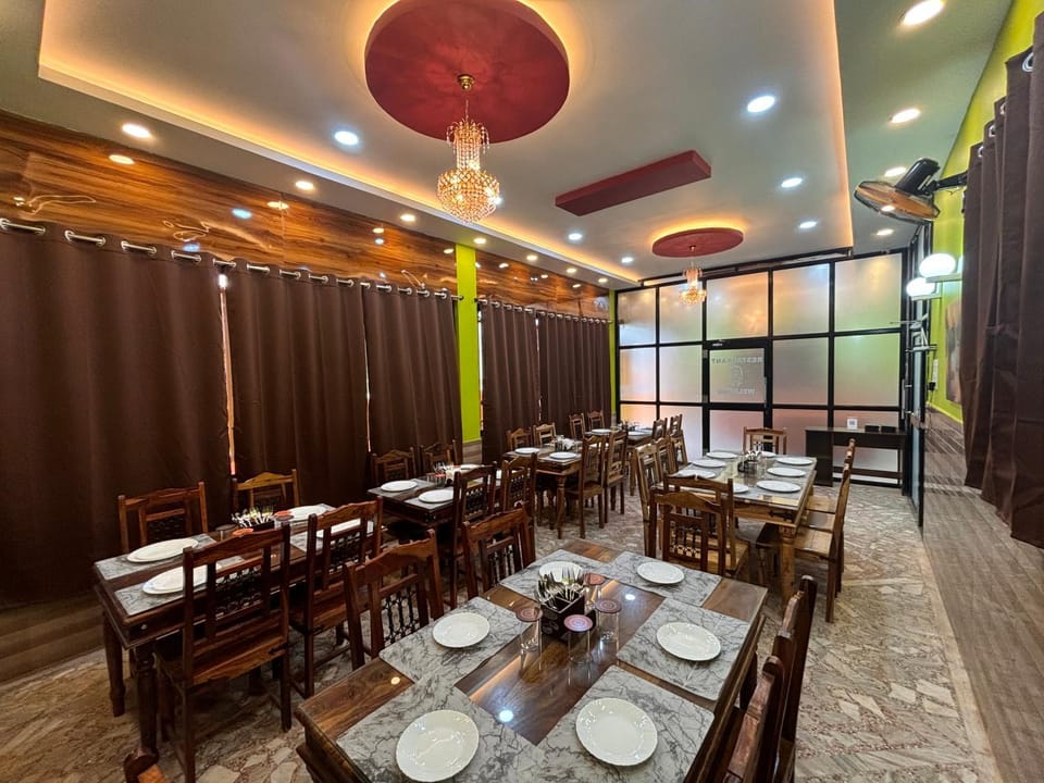 Restaurant/places to eat, Restaurant/places to eat