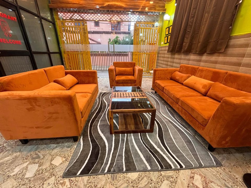 Living room, Seating area
